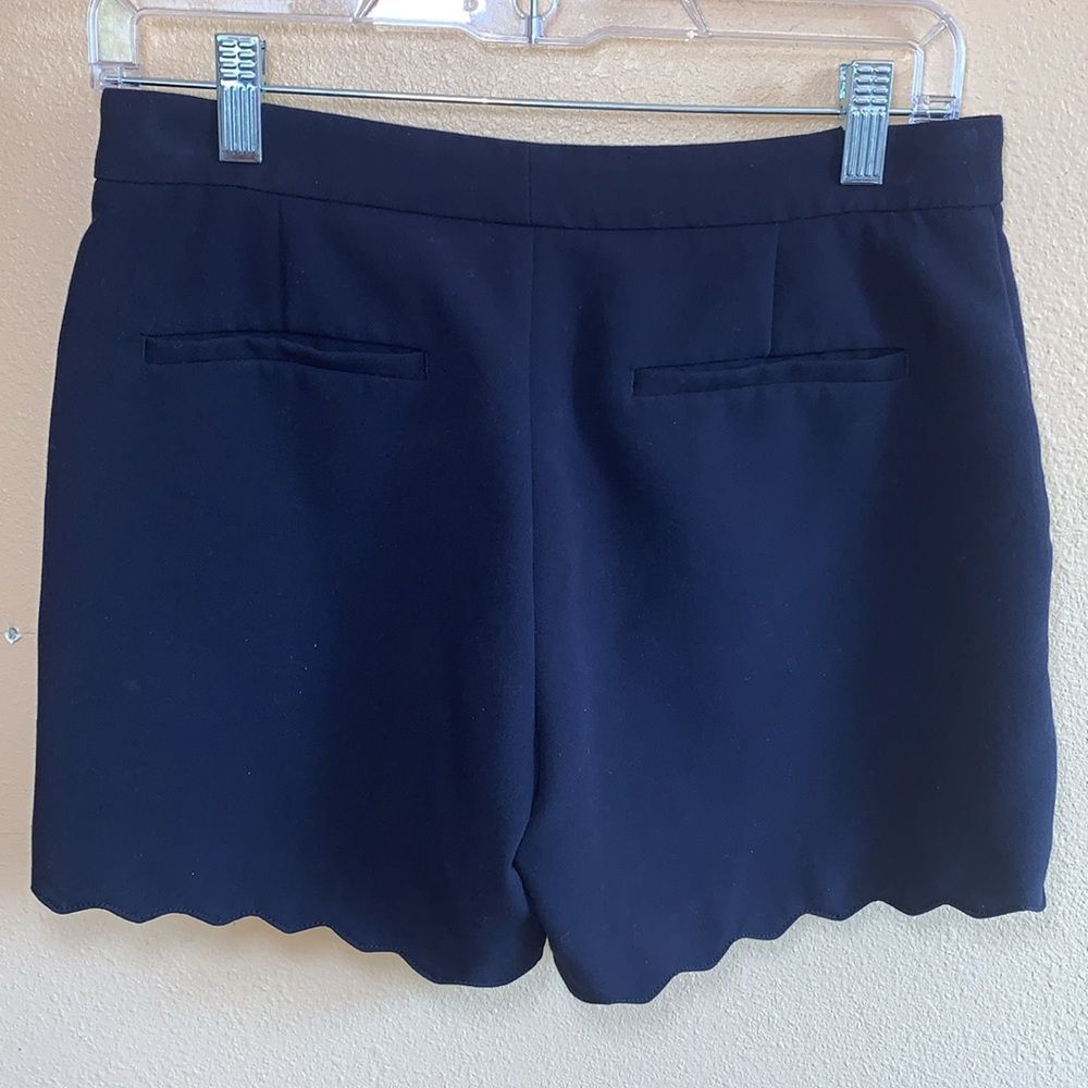 Banana Republic Navy Blue Chino Scallop Hem Shorts - Size 0 - Picture 3 of 3